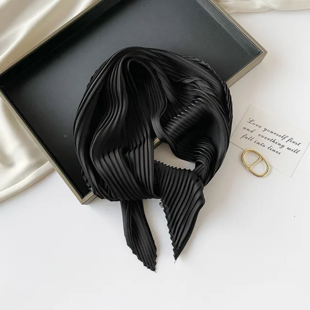 Carré de Soie Plissé – Collection Signature
